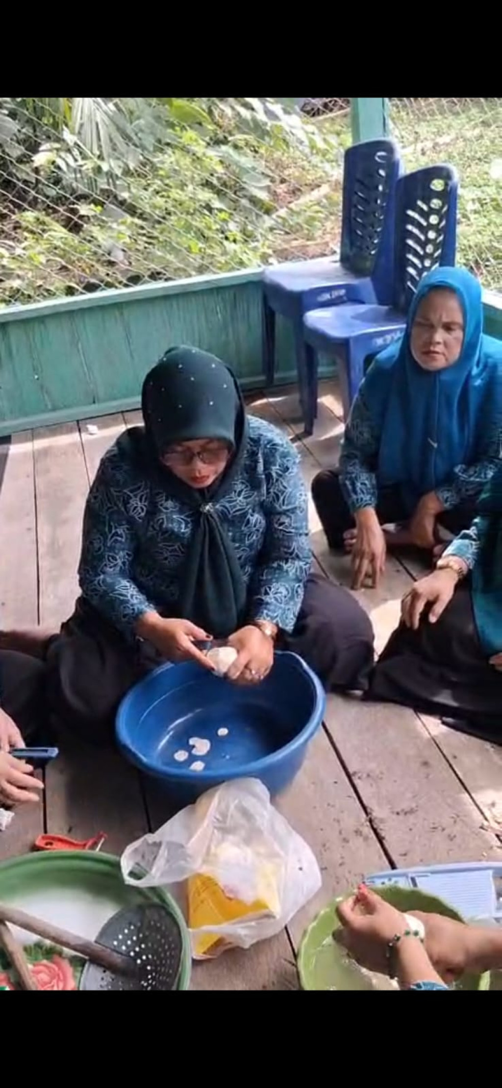 TP PKK Kecamatan Simpang Kiri Latih Warga Olah Talas Jadi Produk yang mempunyai nilai  Jual..