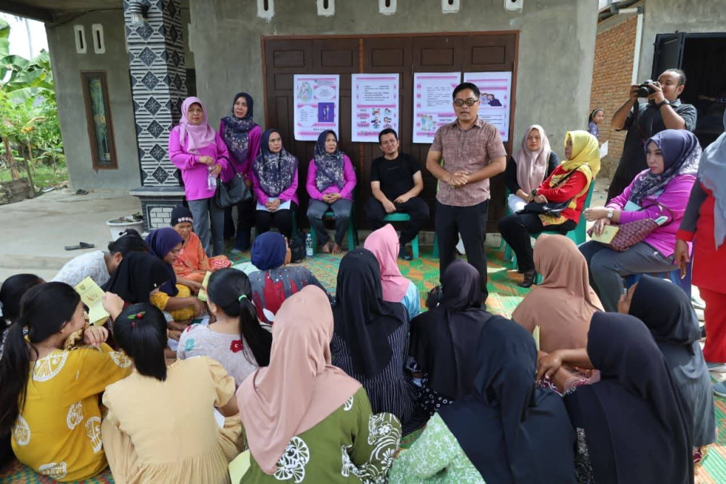 TP PKK Madina Matang kan Persiapan Lomba PAAR dengan Gotong Royong Membersihkan Desa