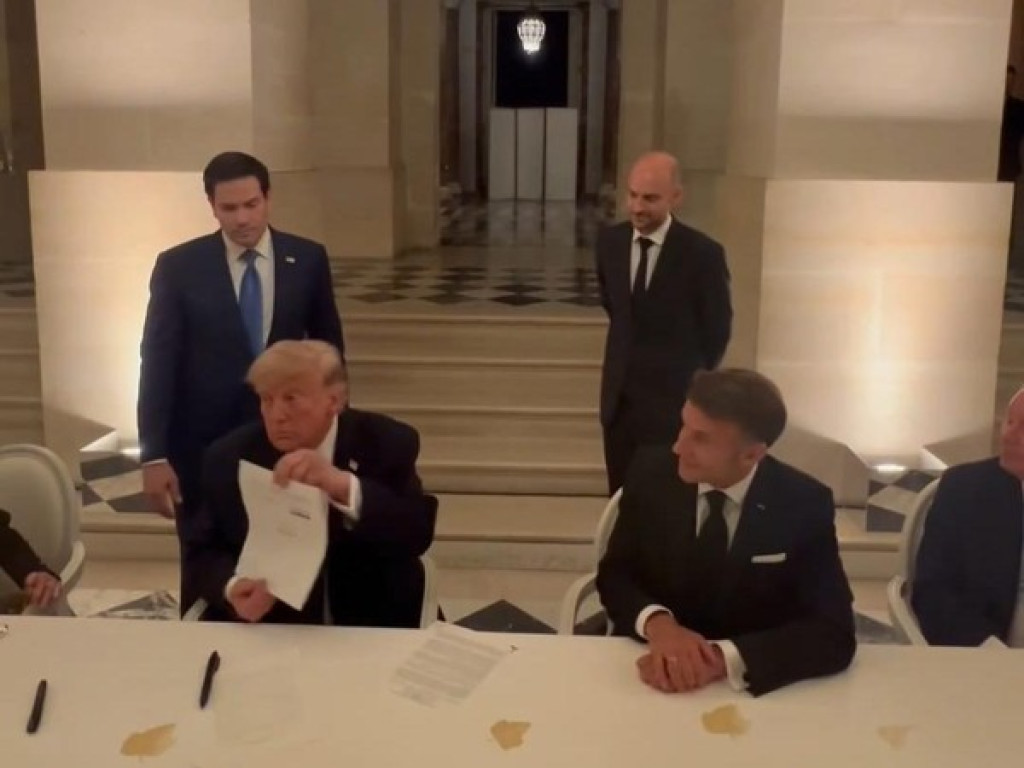 Trump: Jika Iran Tak Patuh, Kami Akan Kembali Menyerang