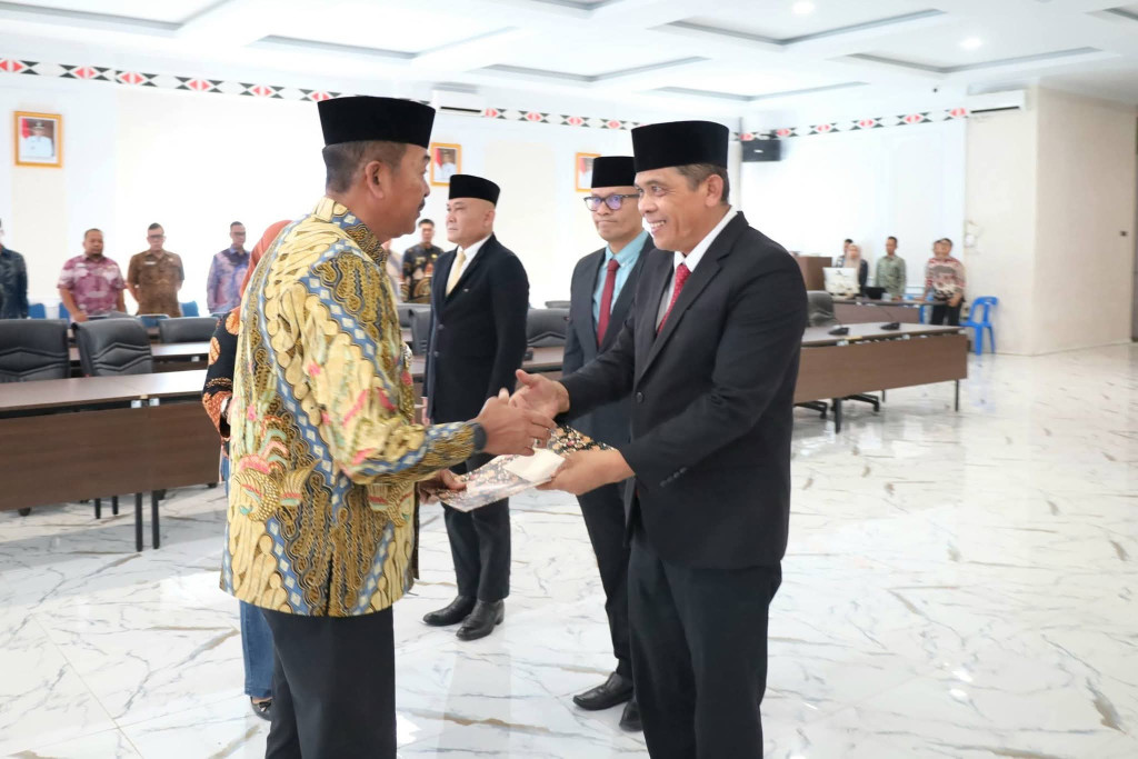 Usai Terima Pengunjuk Rasa, Bupati Madina Lantik Tiga Kepala Dinas