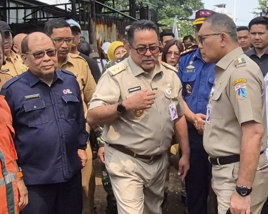 Wagub DKI Rano Karno Tinjau Pengungsian Korban Kebakaran Pasar Jiung, Pastikan Kebutuhan Warga Terpenuhi