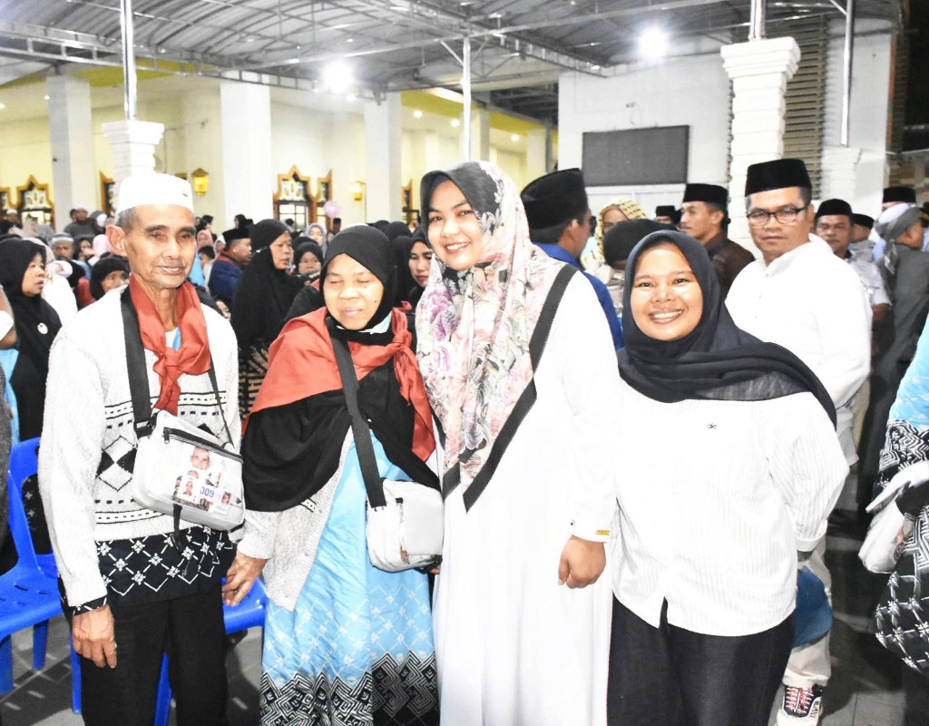 Wakil Bupati Madina Sambut Kedatangan Jemaah Haji di Mesjid Agung Panyabungan