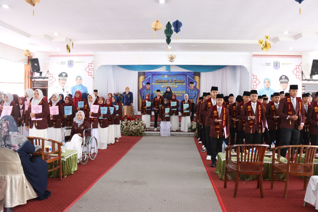 Wisuda Tahfidz Angkatan V MTsS Nurul Furqoon, Dorong Terwujudnya Generasi Qurani yang Unggul