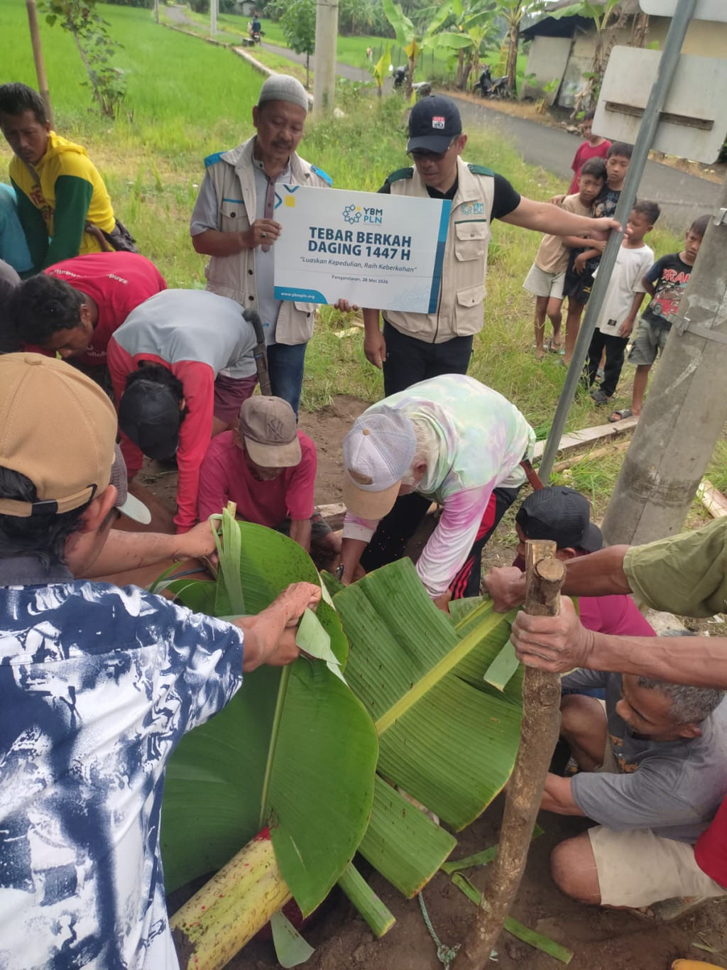 YBM PLN Tasikmalaya Tebar Berkah Daging Iduladha 1447 H untuk 200 Warga Pangandaran