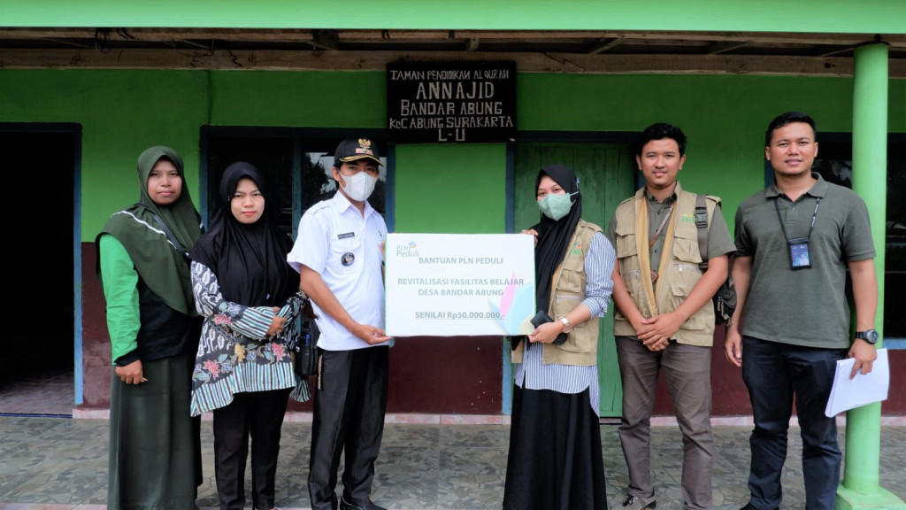 Dukung Dunia Pendidikan, PLN Revitalisasi Fasilitas Pendidikan di Bandar Lampung
