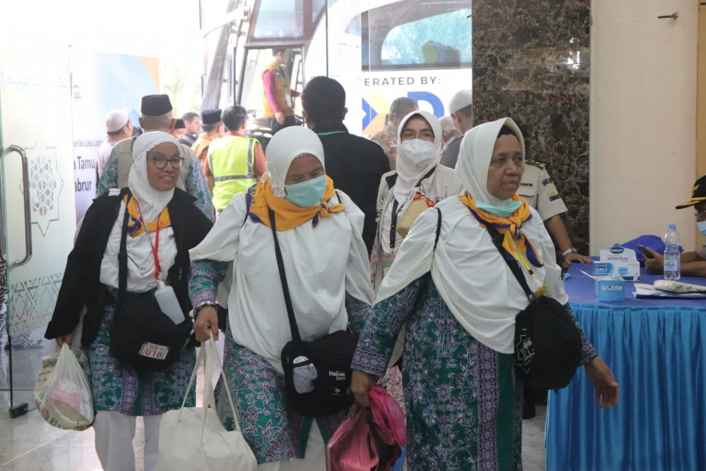 Jamaah Haji Kabupaten Paluta Tiba di Asrama Haji Medan