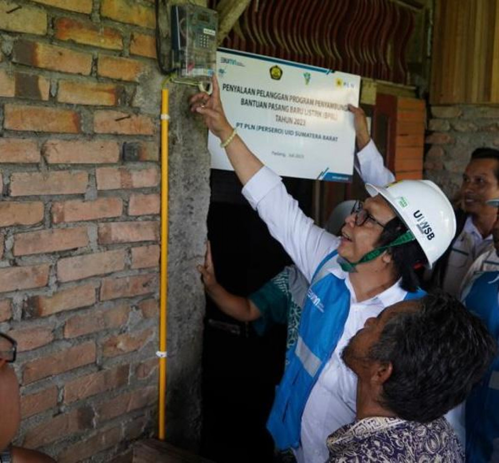 PLN Targetkan Realisasi Bantuan Sambung Baru 10.250 Keluarga di Lima Provinsi