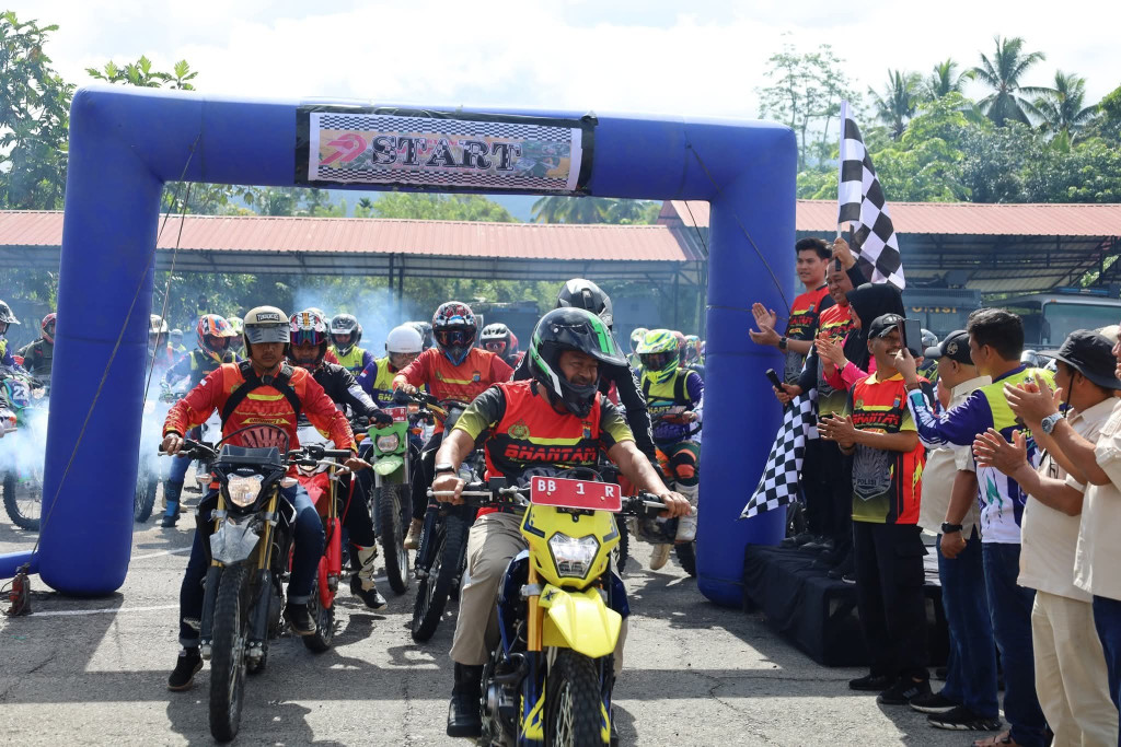 Bupati Madina Apresiasi Bhantam Bhayangkara Adventure Trail 2025