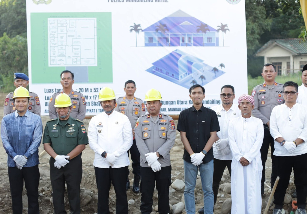 Bupati Madina Ikut Meletakkan Batu Pertama SPPG Polres Madina