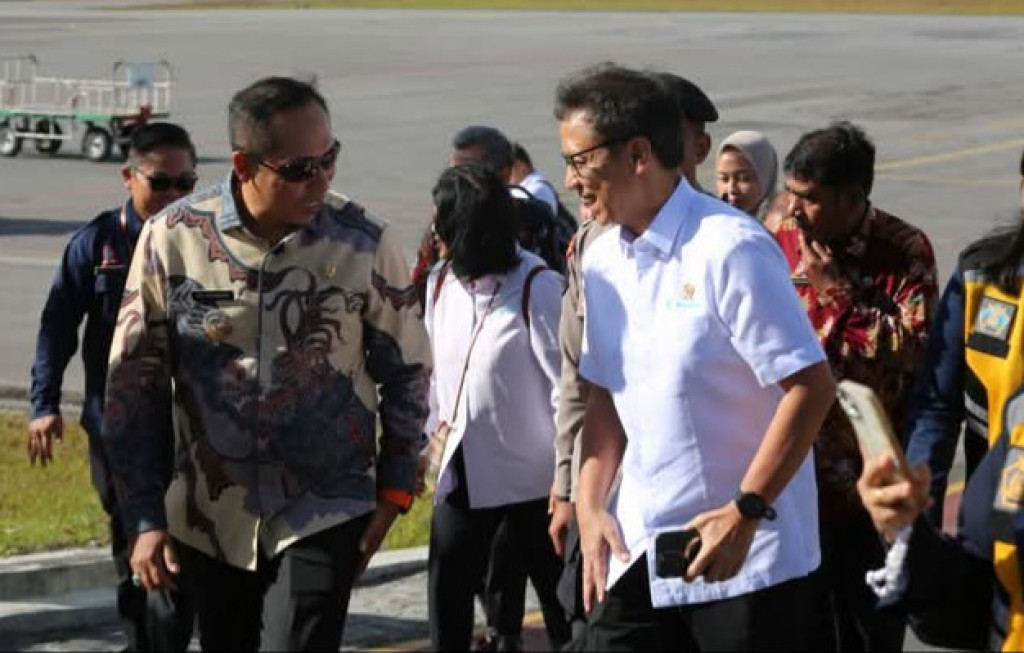 Menkes RI Disambut Hangat di Taput, Bupati Sampaikan Harapan Warga Untuk RS Baru