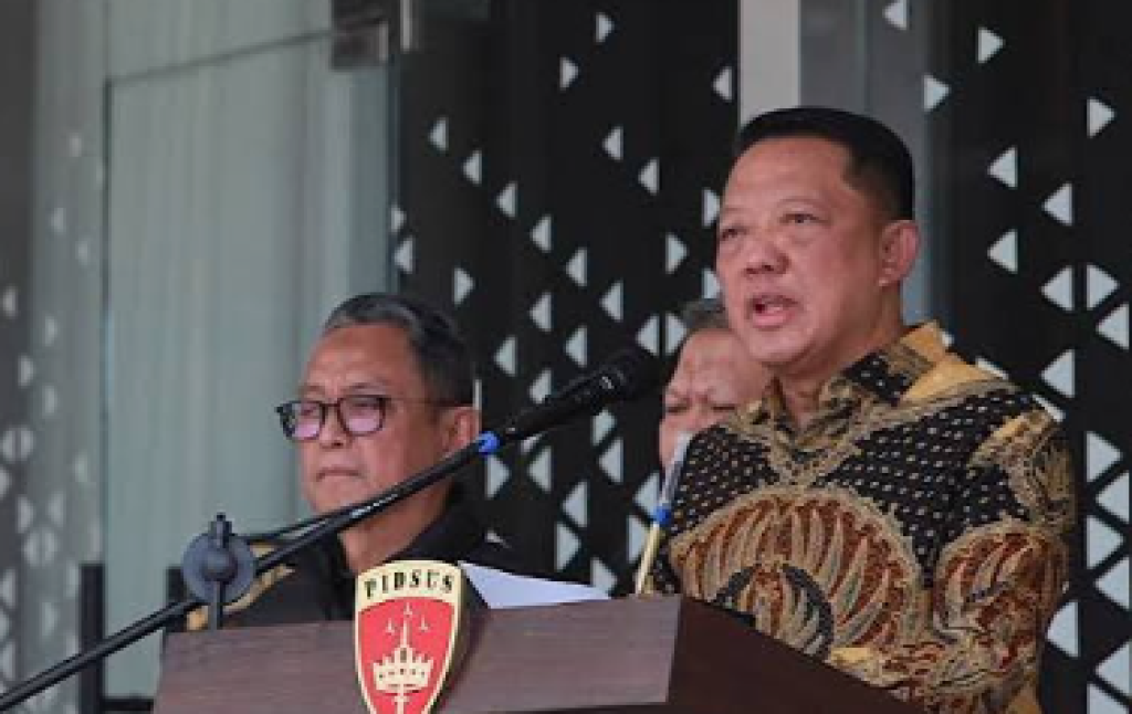 18 Pertanyaan Digelontorkan Penyidik, Begini Nasib Febrie Adriansyah