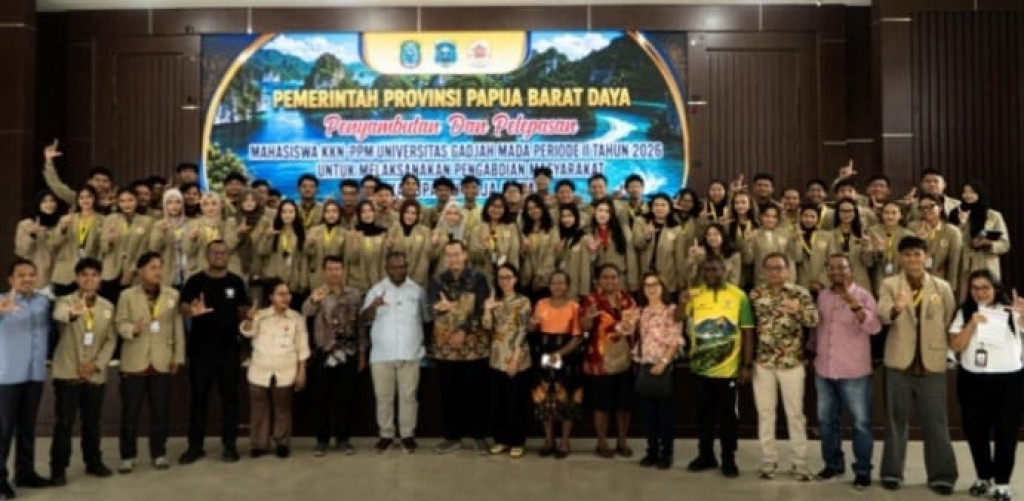29 Mahasiswa UGM Resmi Disambut Gubernur, Jalankan KKN-PPM di Raja Ampat Usung Tema Blue Governance
