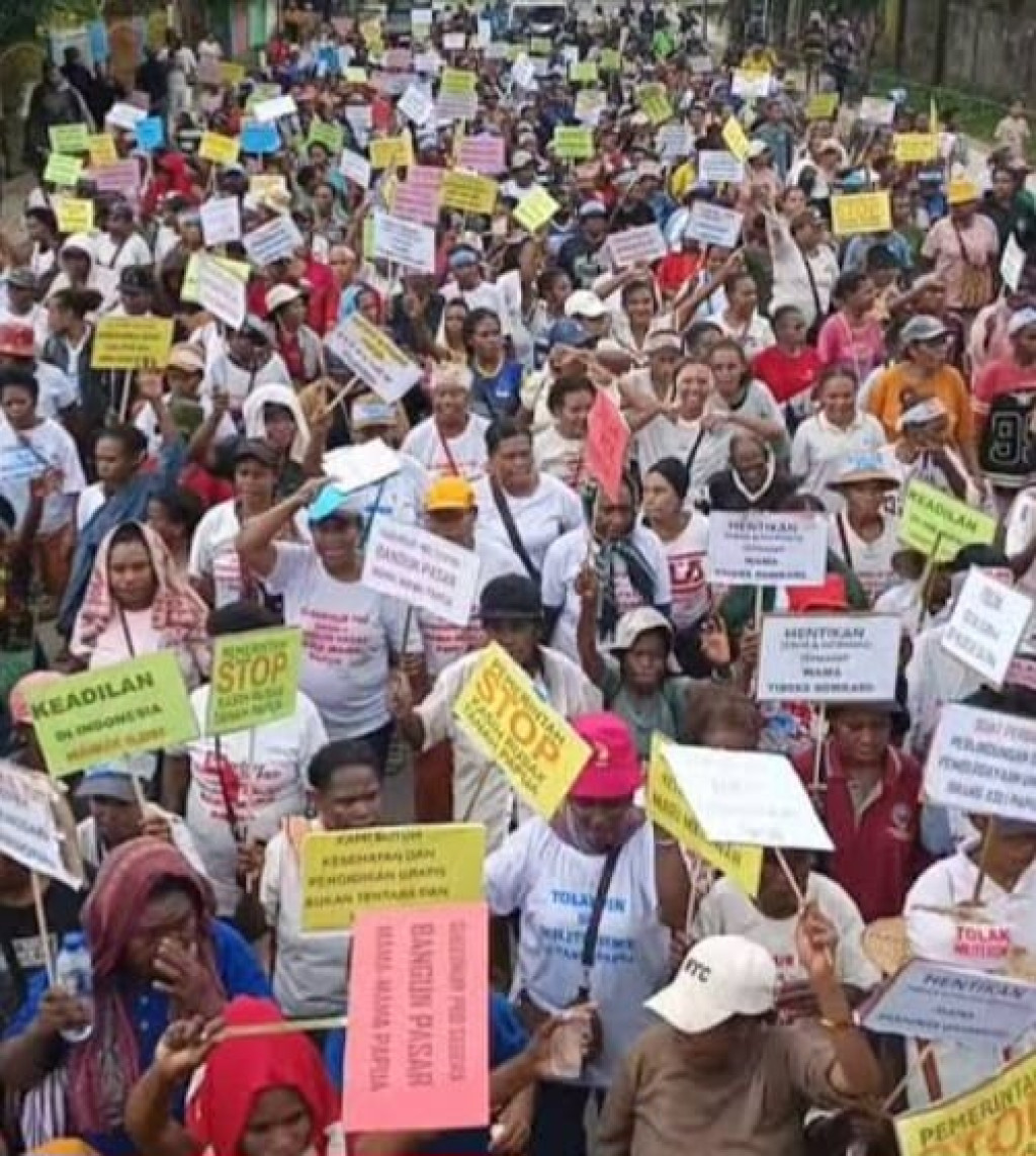 Aksi Pedagang Mama - Mama Papua di Sorong Masuk Hari Ketiga, Demostran Blokade Jalan