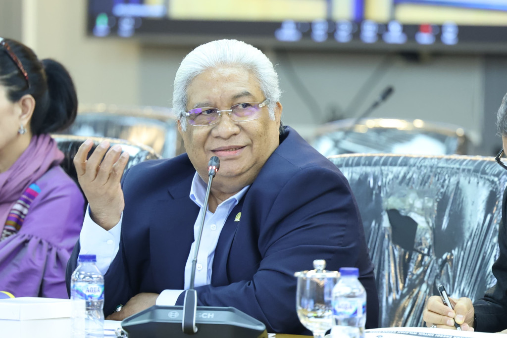 Ali Mazi Dorong RUU Daerah Kepulauan Segera Disahkan, Soroti Ketimpangan Infrastruktur Pulau Terluar