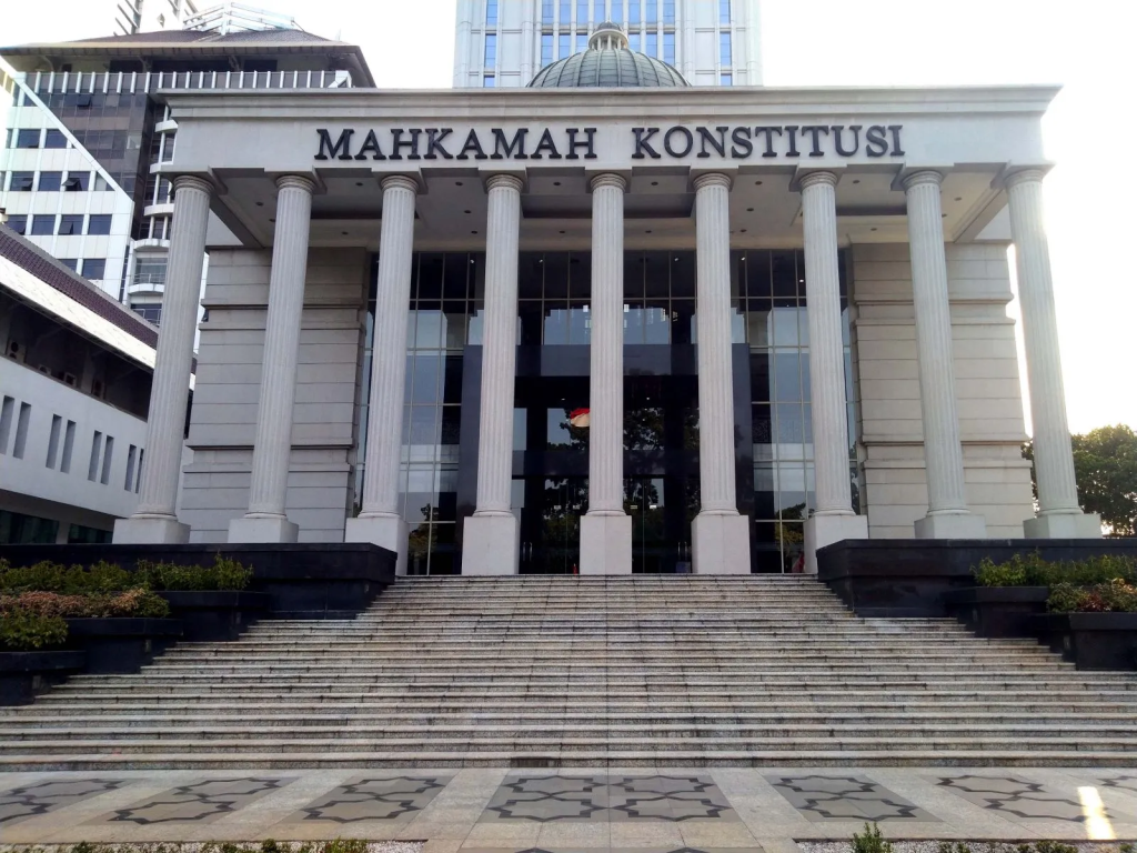 Belum Sebulan Disahkan, UU Polri Langsung Digugat ke MK