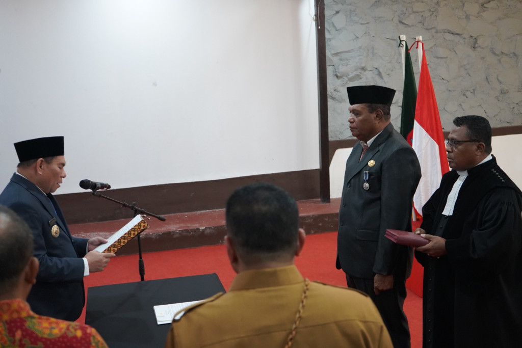 Bupati Fakfak Lantik Aroby Hindom Jadi Pj Sekda, Sekaligus Syukuri WTP ke-11