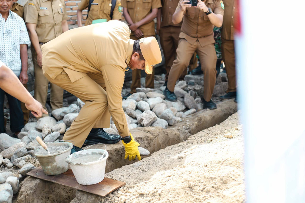 Bupati Madina Letakkan Batu Pertama Bedah Rumah 505 Unit Program BSPS