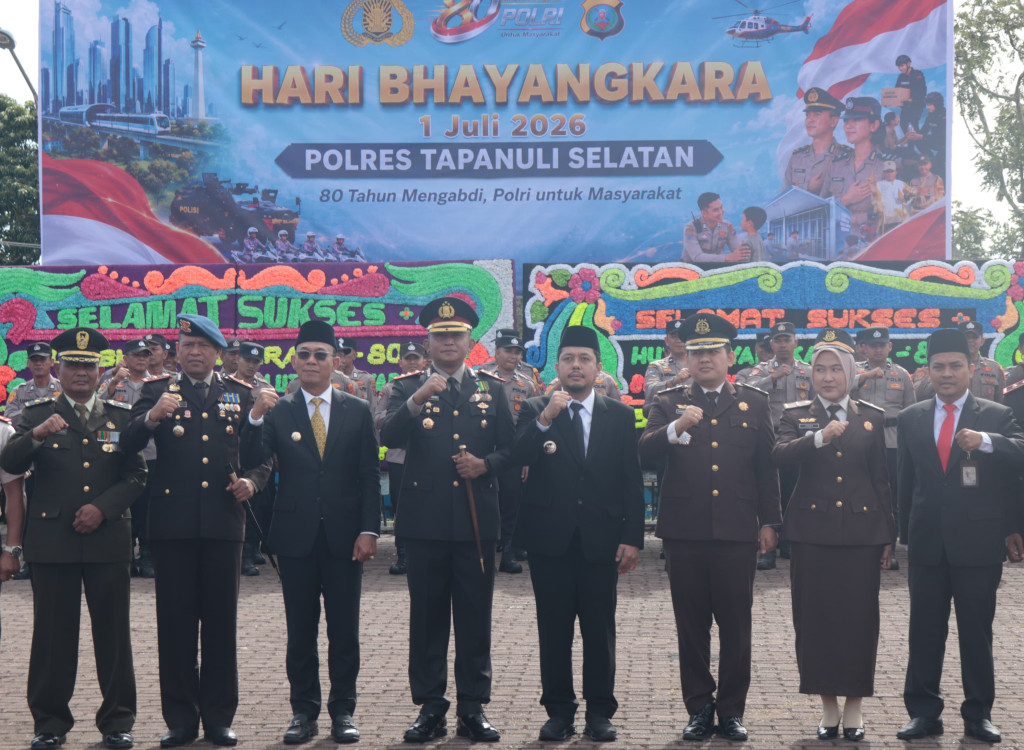 Bupati Paluta Menghadiri Upacara Peringatan Hari Bhayangkara ke 80 Tahun 2026 Di Mapolres Tapsel.