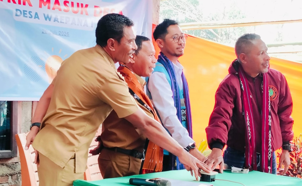 Dari Gelap Menuju Terang, Turewudha Akhirnya Menyala: Bupati Ngada Resmikan Jaringan Listrik, Harapan Warga Puluhan Tahun Terjawab