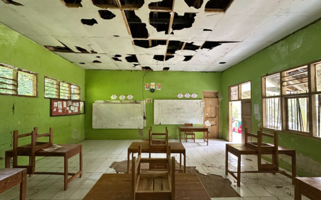 Di Bawah Atap Tanpa Bentuk, PLN UID Banten Bangun Harapan Baru untuk Generasi Citepuseun
