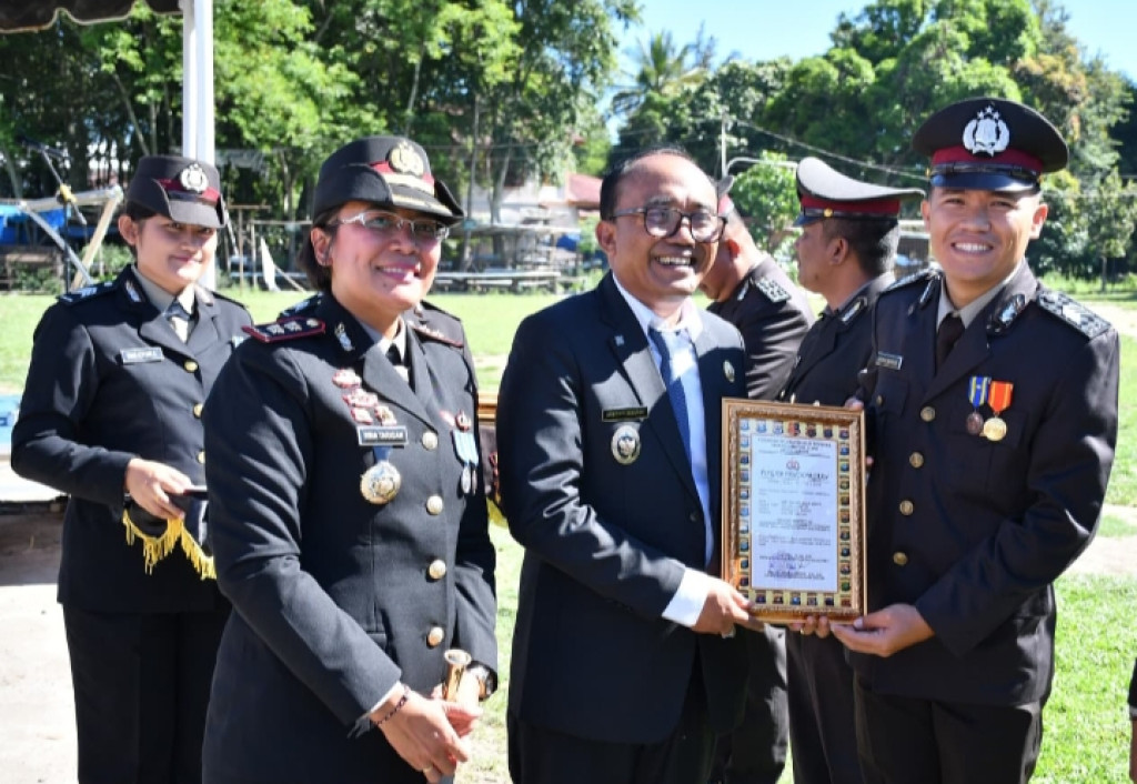 Di HUT Ke- 80 Bhayangkara, Wakil Bupati Samosir Berharap Polri, Khususnya Polres Samosir, Semakin Profesional, Modern, Adaptif Terhadap Perkembangan Zaman, Serta Semakin Dekat dan Dicintai Masyarakat
