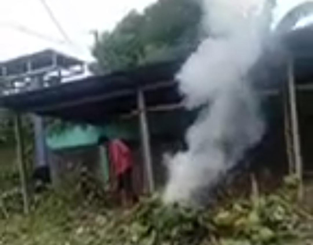 Diduga Bakar Sampah di Permukiman Padat, Oknum Ketua LMK Penggilingan Diprotes Warga