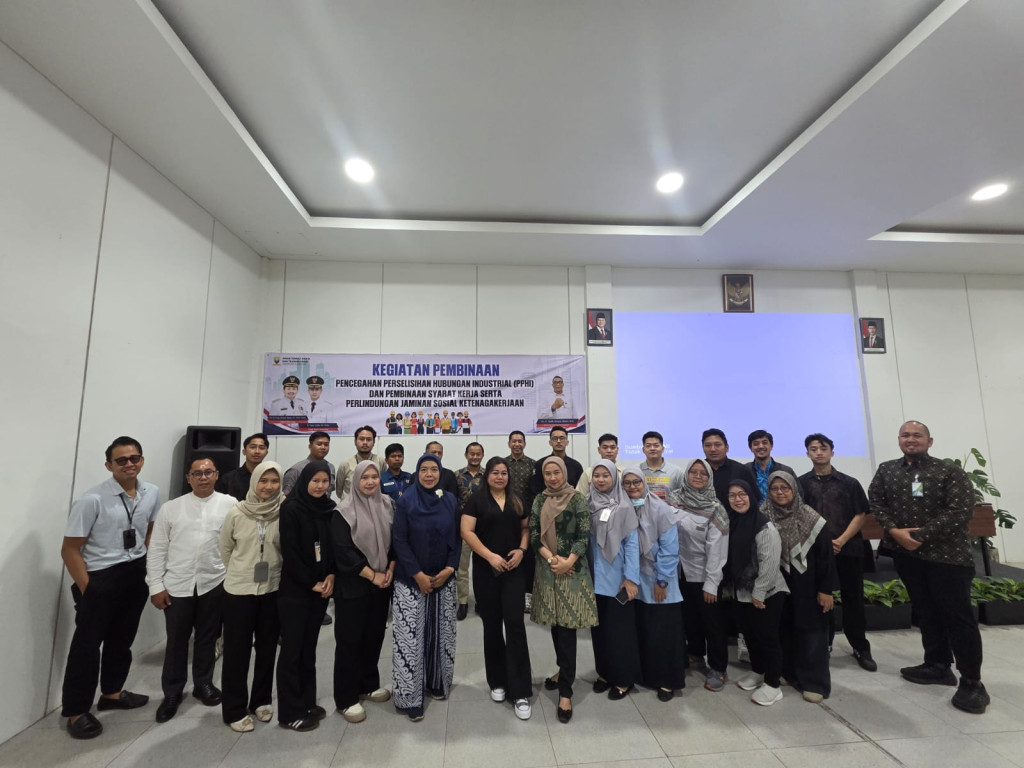 Disnakertrans Jabar dan BPJS Ketenagakerjaan Sumedang Jadi Narasumber Pembinaan Pencegahan Perselisihan Hubungan Industrial