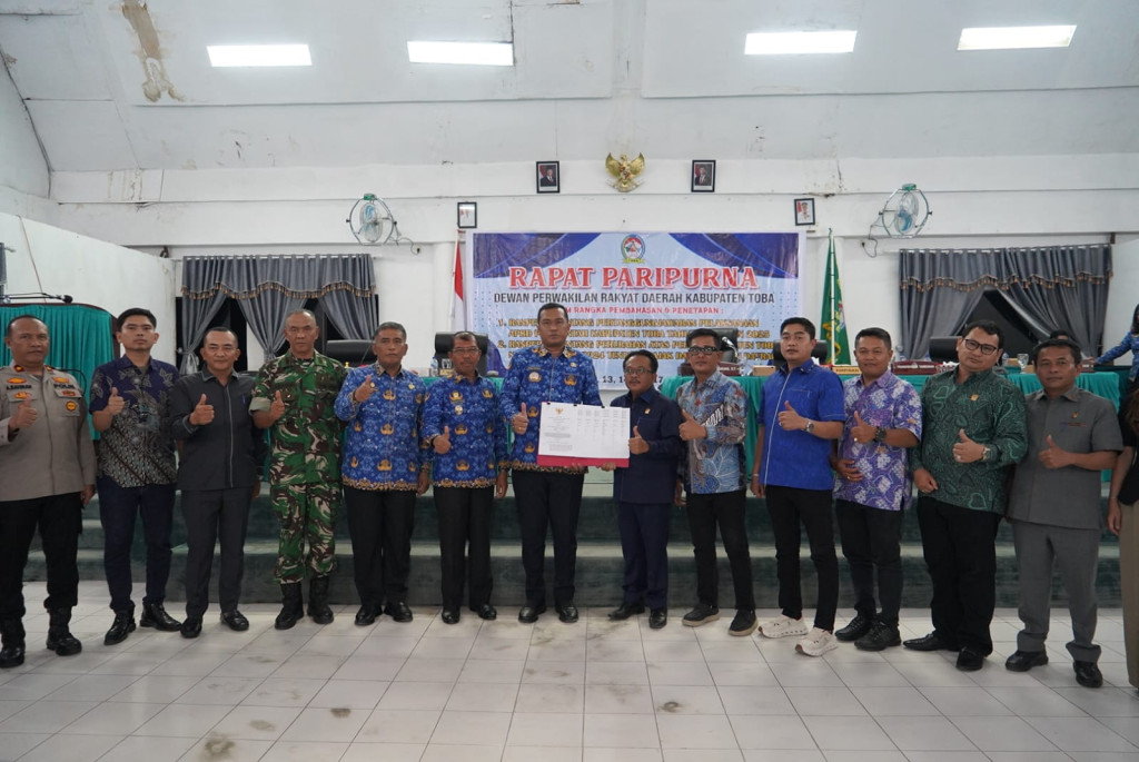 DPRD Toba Setujui 2 Ranperda yang Diajukan Eksekutif Menjadi Perda