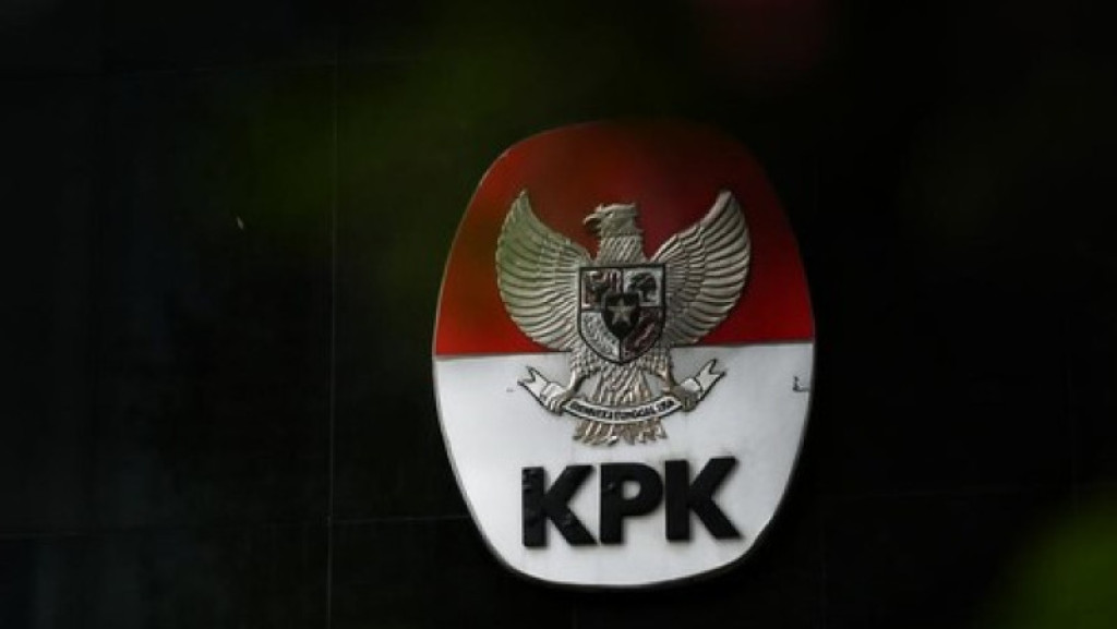 Geledah Kantor CV DKK, KPK Bawa Tiga Koper Dokumen