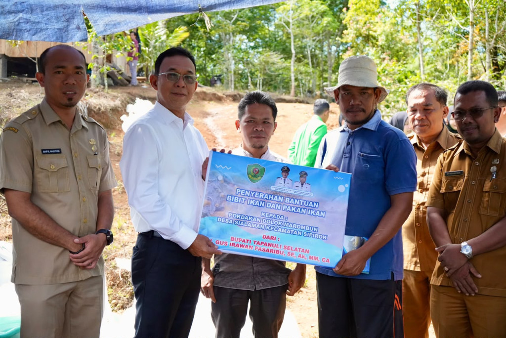 Gus Irawan Salurkan 16.500 Benih Ikan dan 2,9 Ton Pakan, Dorong Sipirok jadi Sentra Budidaya