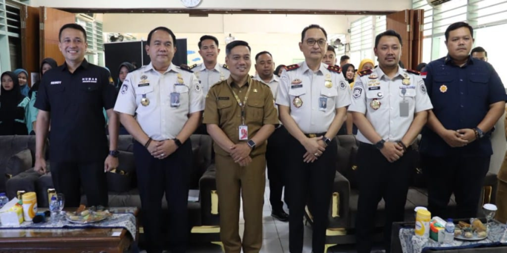 Imigrasi Jakarta Barat Bekali Siswa SMKN 11 Waspadai Perdagangan Orang dan Migrasi Ilegal
