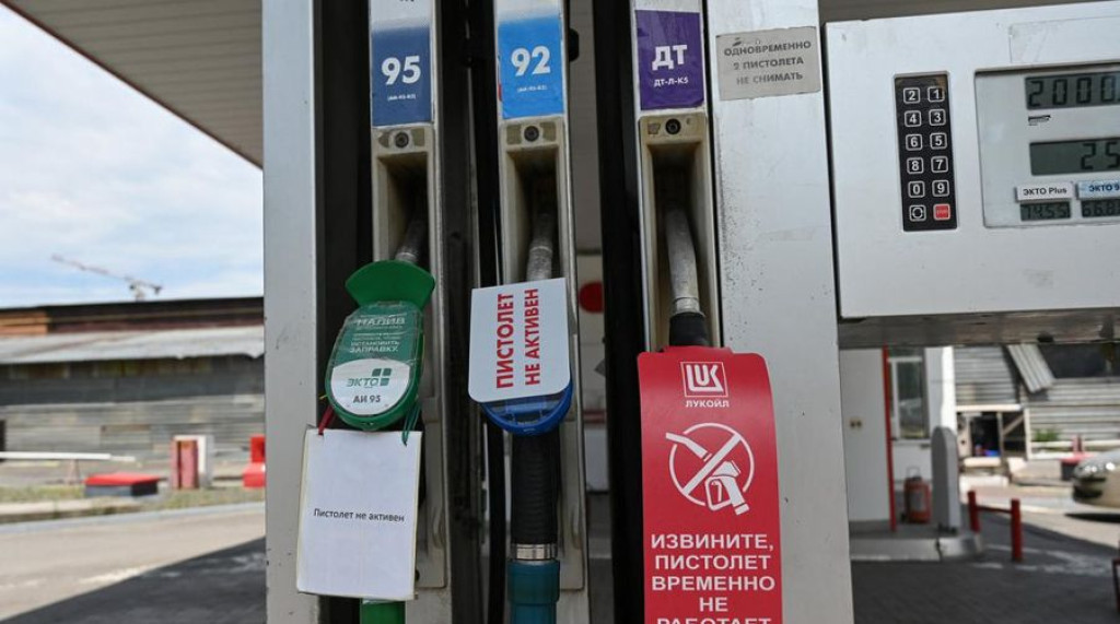Infrastruktur Energi Dihatam Ukraina, Rusia Krisis BBM Mobil Listrik China Diserbu Warga