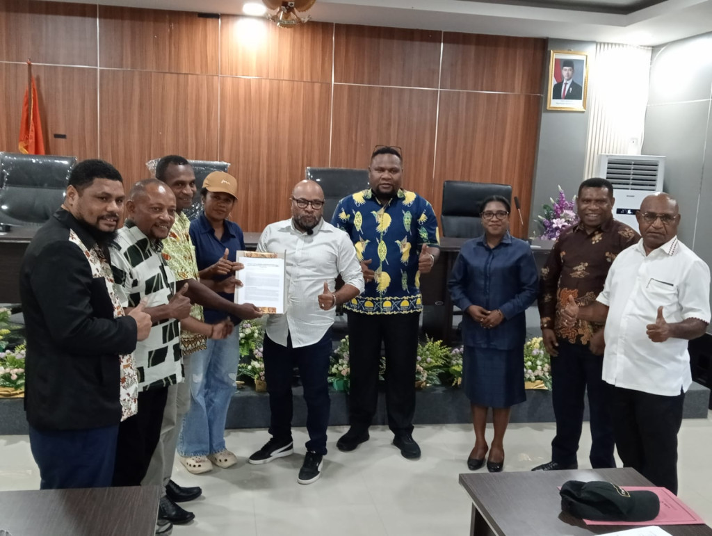 Institut USBA dan Tim 9 Gelar Senat Raja Ampat Dorong Perda dan Perdasus Pengakuan dan Perlindungan Masyarakat Hukum Adat