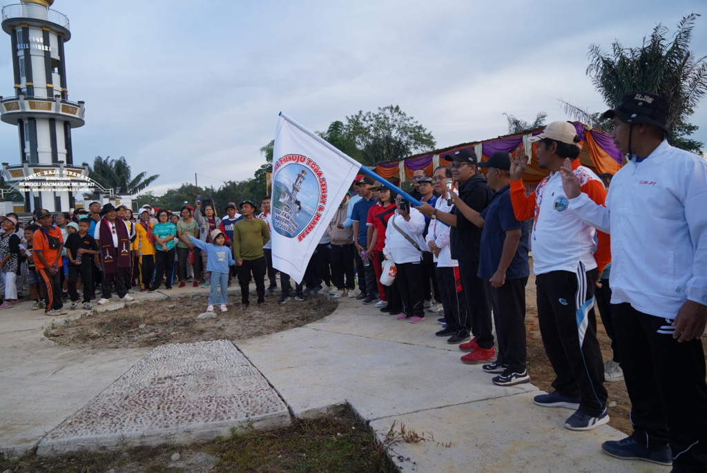 Jalan Santai Rayakan HUT ke-2 Tugu Raja Sibarani
