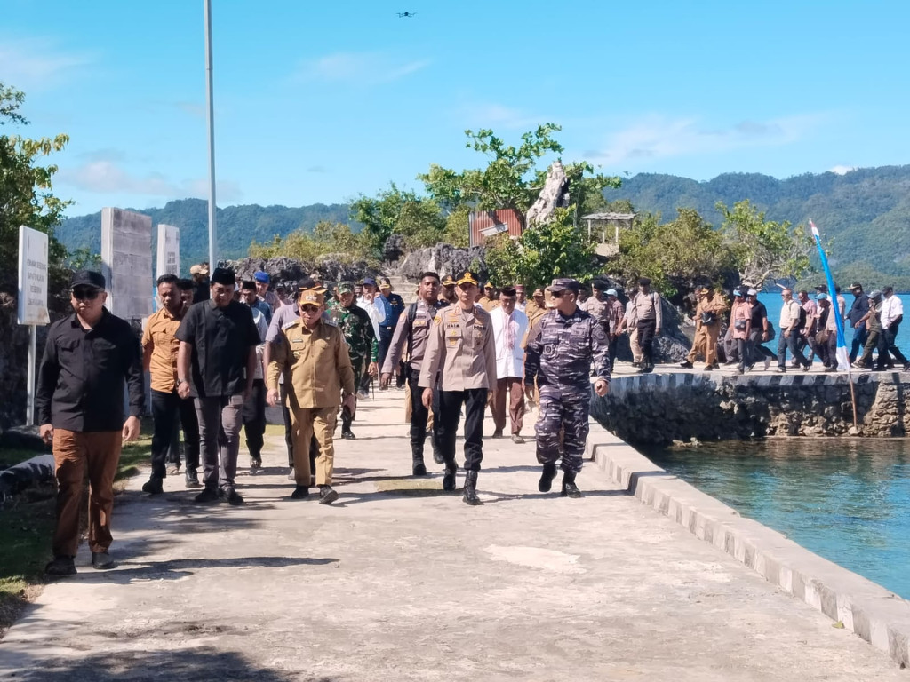 Kapolres Fakfak Amankan Doa Syukuran Kedatangan Jacket UBA–UBB Proyek Tangguh UCC