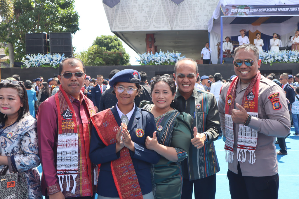 Kapolres Toba Hadiri Pengukuhan Siswa/i Yayasan Tunas Bangsa Soposurung Angkatan XXXVII