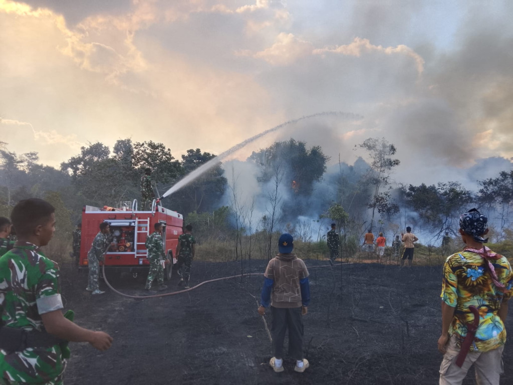 Karhutla Kembali Hanguskan Hutan di Bomberay Fakfak, TNI-Polri dan Warga Gabung Padamkan Api