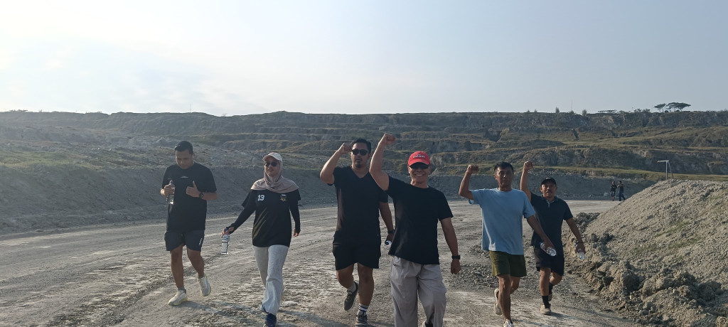 Kobarkan Semangat Bangkit, PT Bara Anugrah Sejahtera Gelar "Never Lose Hope Run" di Area Tambang
