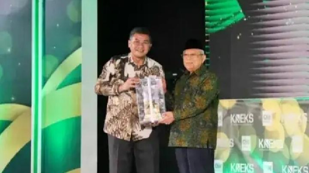 Komitmen Kembangkan Ekonomi Syariah, Pemprov Jabar Raih Juara Umum Anugerah Adinata Syariah 2026