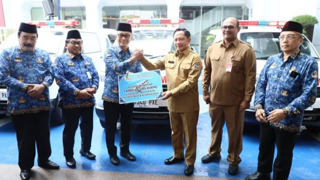 Korpri Salurkan Ambulans dan Laptop untuk Korban Bencana di Aceh