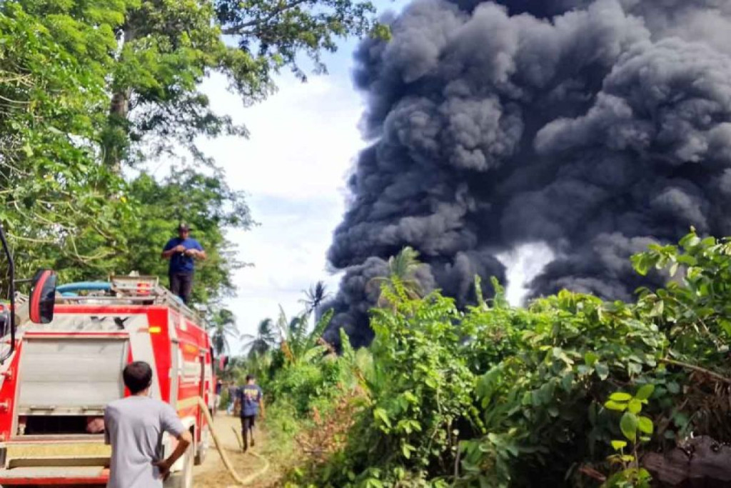 Ledakan Sumur Minyak Aceh Timur Ancam Udara, Tanah, dan Sumber Air