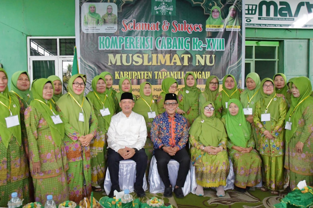 Masinton Pasaribu Buka Konferensi Cabang XVIII Muslimat NU Tapteng