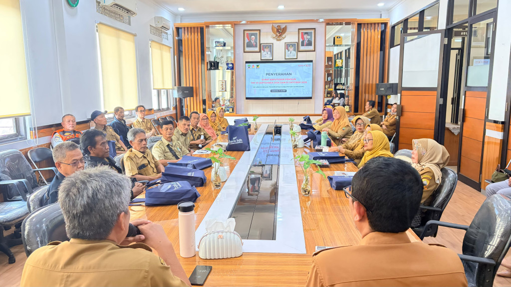 Masuki Masa Purna Tugas, 120 ASN Sumedang Terima SK Pensiun dari BKPSDM