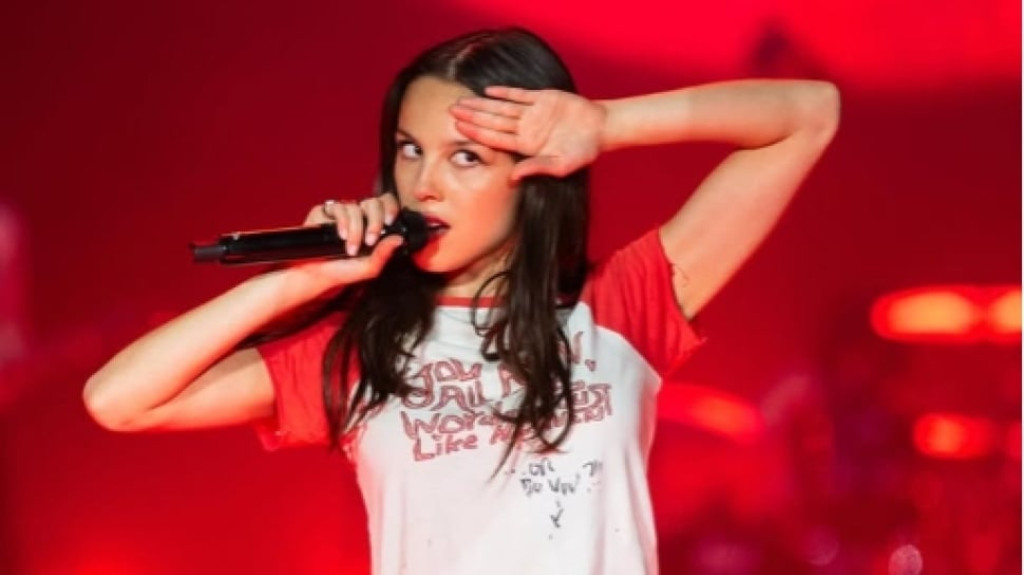 Olivia Rodrigo Pertahankan Takhta Billboard Global 200 Lewat "Stupid Song"
