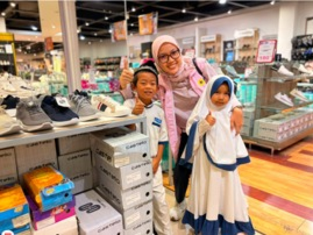 Peringati Hari Anak Nasional, YBM PLN dan Srikandi PLN UP3 Majalaya Ajak 20 Anak Yatim Berbelanja Perlengkapan Sekolah