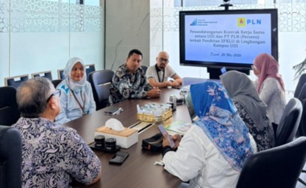 PLN dan UIII Perkuat Ekosistem Kendaraan Listrik Lewat Kolaborasi SPKLU di Kampus