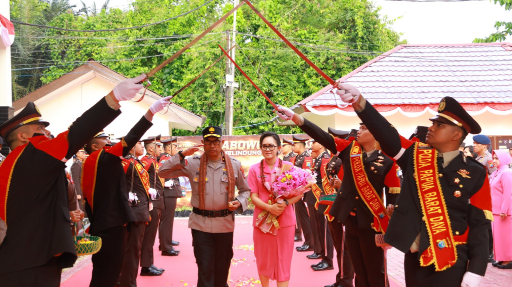 Polda Papua Barat Daya Gelar Farewell and Welcome Parade Sambut Kapolda Baru