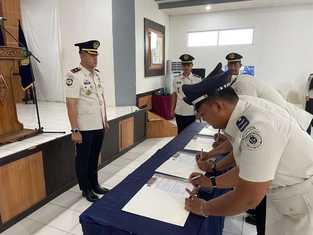 Resmi Menjadi ASN, Tujuh CPNS LPKA Kelas II Muara Bulian Diambil Sumpah, Perkuat Komitmen Pengabdian kepada Bangsa