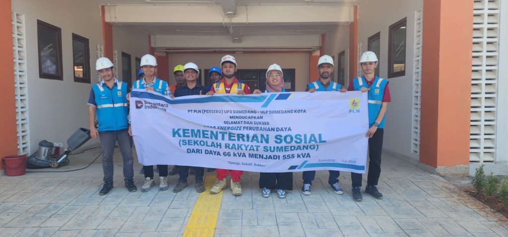 Semangat HUT ke-81 RI: PLN Resmi Nyalakan Tambah Daya Sekolah Rakyat Jadi 555 kVA