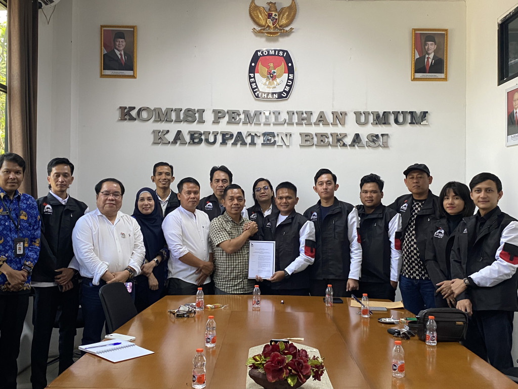 Siap Berkontestasi di Pemilu 2029, PSI Bekasi Serahkan SK Kepengurusan Baru ke KPU